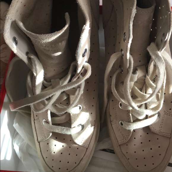 Coach Perforated Suede Tan Sneaker 11 - Picture 1 of 4